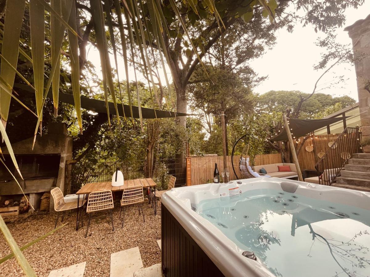 Maison Dans Les Arbres, Spa, Tennis, Parking * Nimes